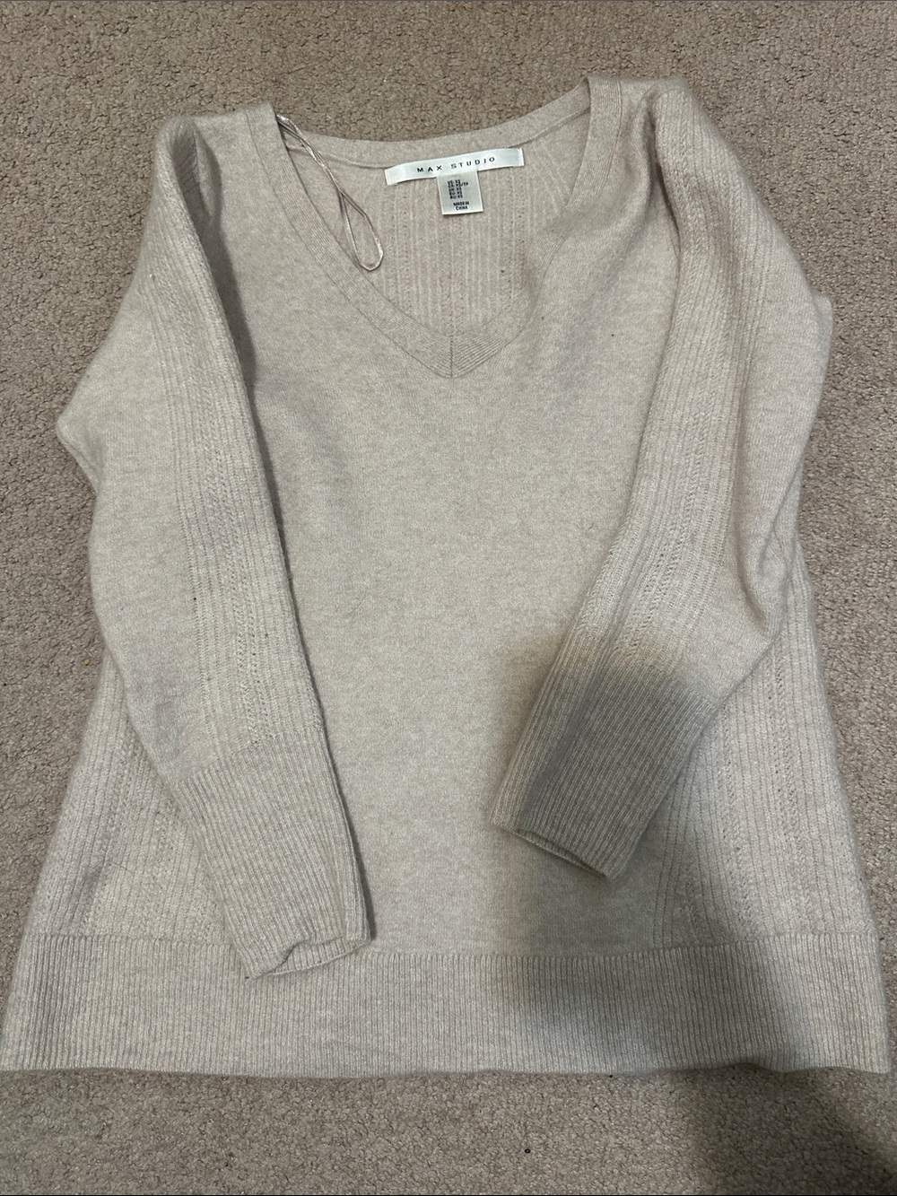 Max Studio Light Cream V-Neck Ribbed-Sleeve Sweater